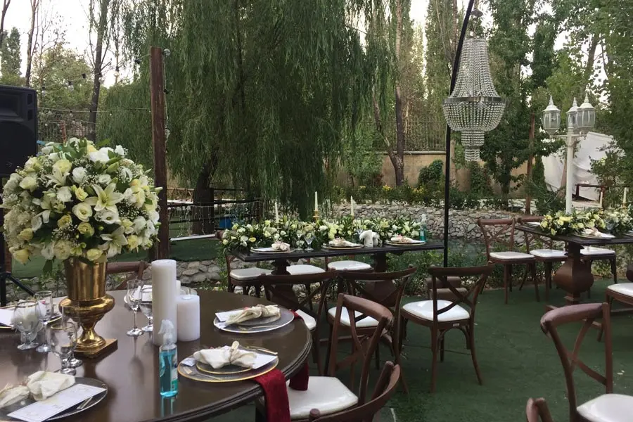 پذیرایی مراسم چهلم و ختم قرآن در فضای باز تهران - چای، خرما، شربت و شله زرد در باغ و ویلا