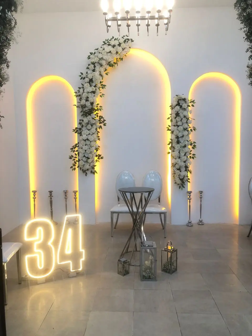 دکوراسیون مراسم با تم قرمز و طلایی | طراحی ایرانی مدرن | مراسم عروسی رنگارنگ