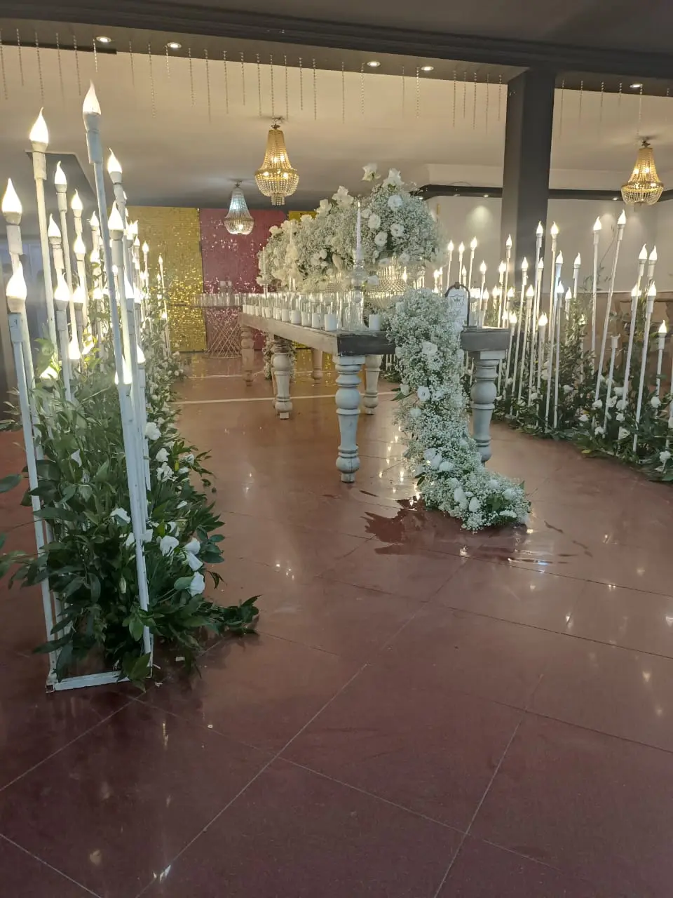 مراسم عروسی در کرج با تزیینات بادکنکی و دی‌جی حرفه‌ای | سالن عروسی کرج | قیمت مراسم عروسی 1403