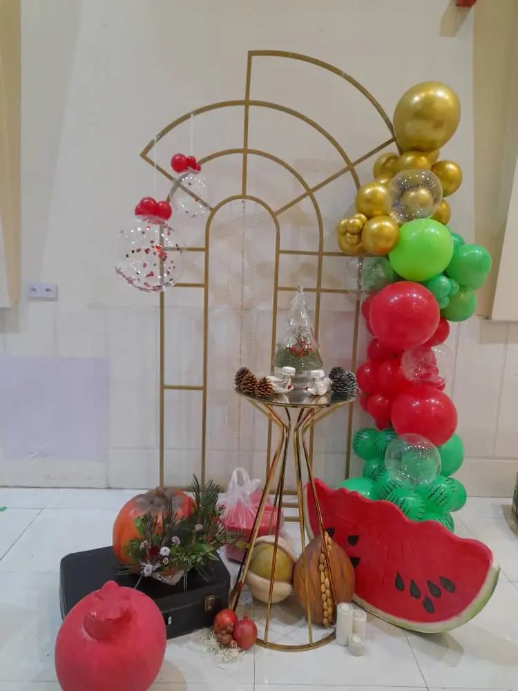 تزیینات سقف سالن با پارچه و چراغ‌های رشته‌ای | نورپردازی حرفه‌ای | دکور مراسم