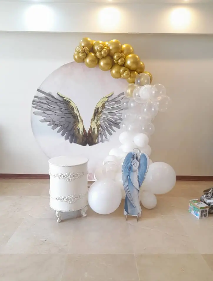 دکوراسیون مراسم تولد با بادکنک‌های رنگی | بادکنک آرایی حرفه‌ای | تم تولد کودک