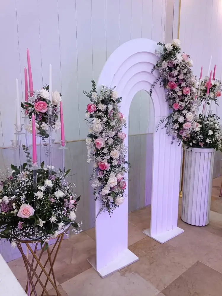 دکوراسیون مدرن مراسم با خطوط هندسی و نور | طراحی معاصر | دکور مراسم عروسی