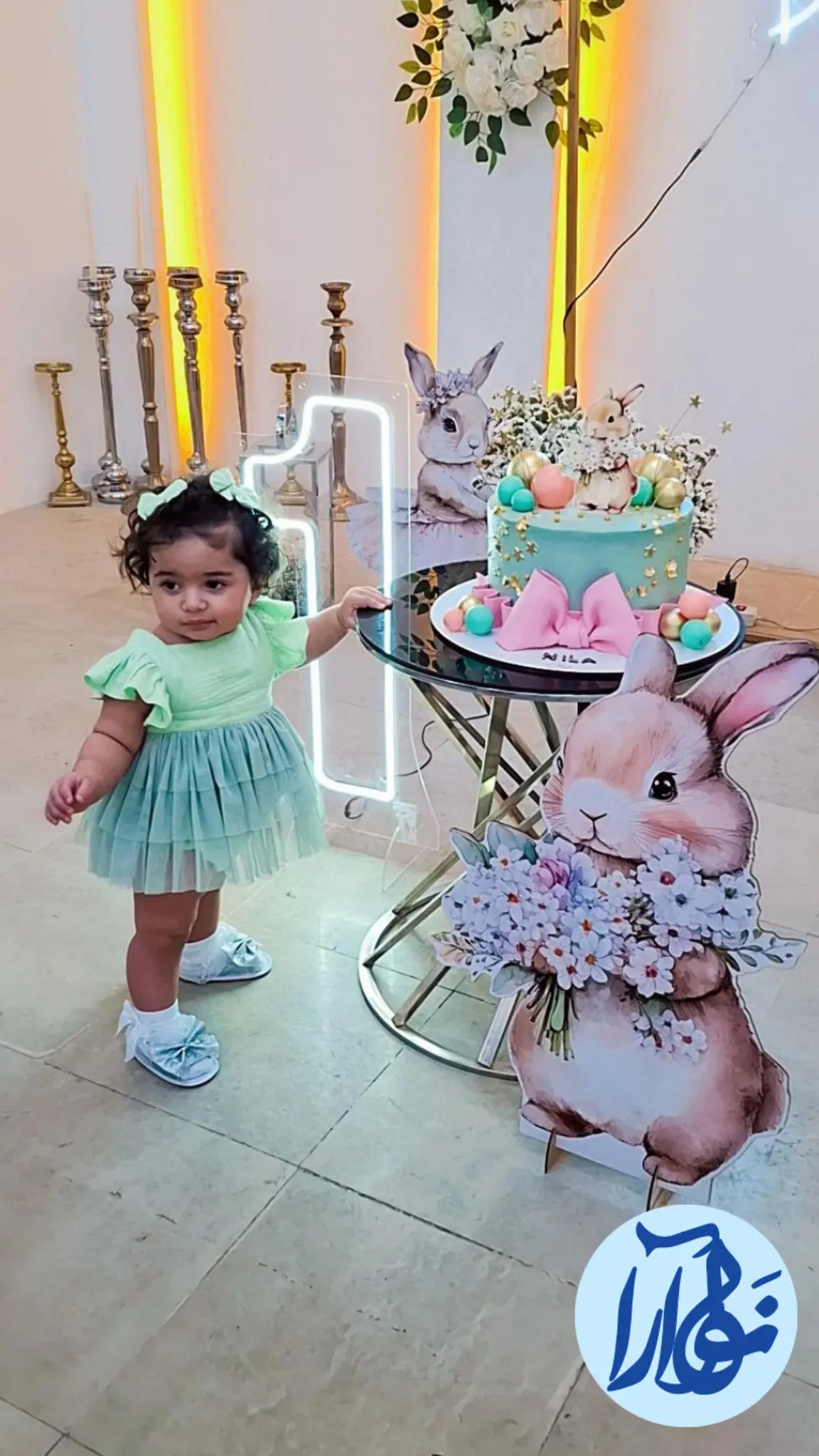 چیدمان میز پذیرایی مراسم با ظروف لوکس در تهران - خدمات تشریفات نوا آرا