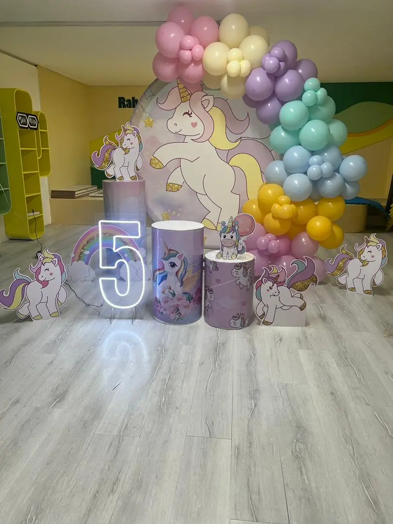 تولد یک سالگی با تم ساده و شیک | کیک تولد لاکچری | پذیرایی مراسم تولد